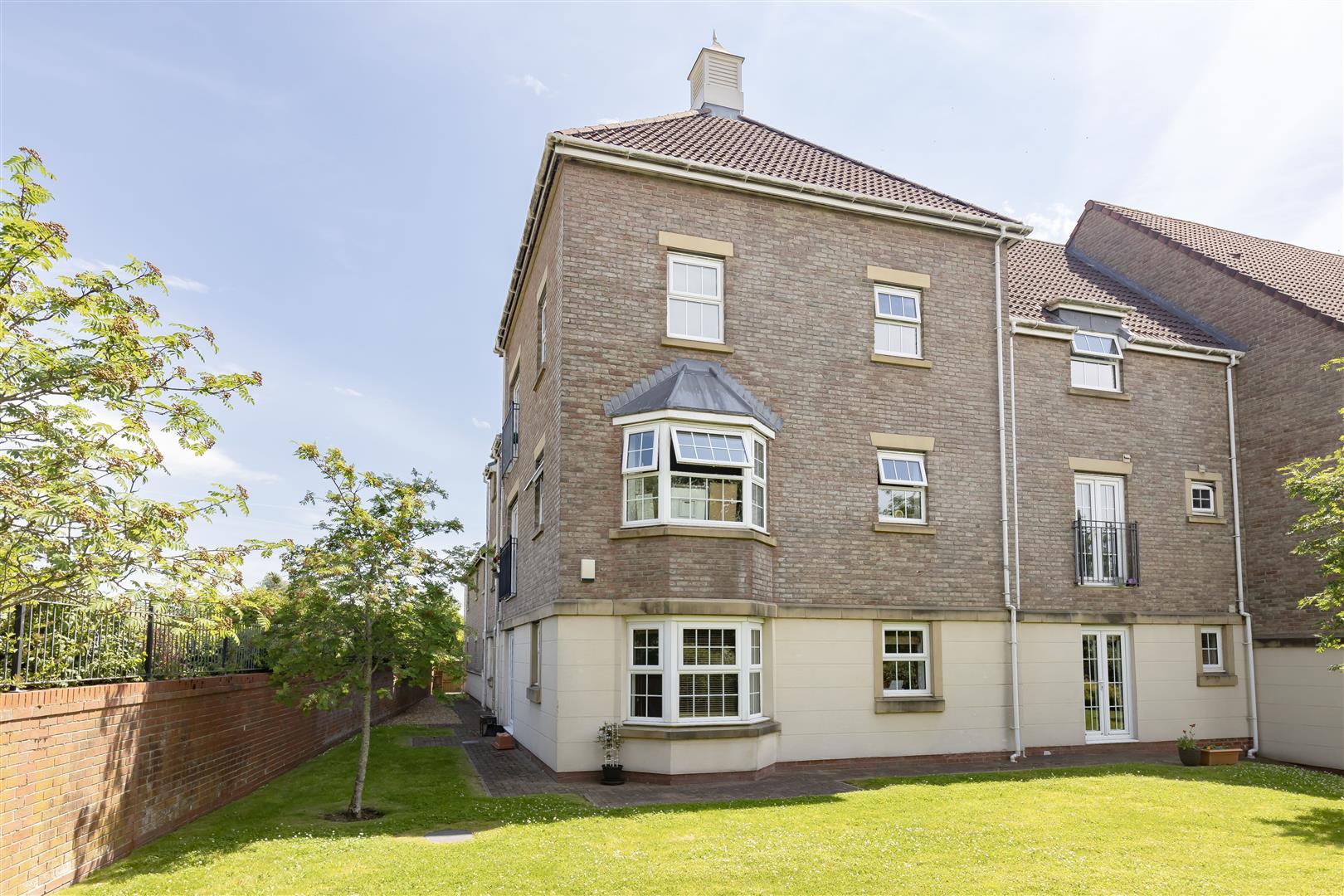 2 bed property in Anderton Crescent, Chorley